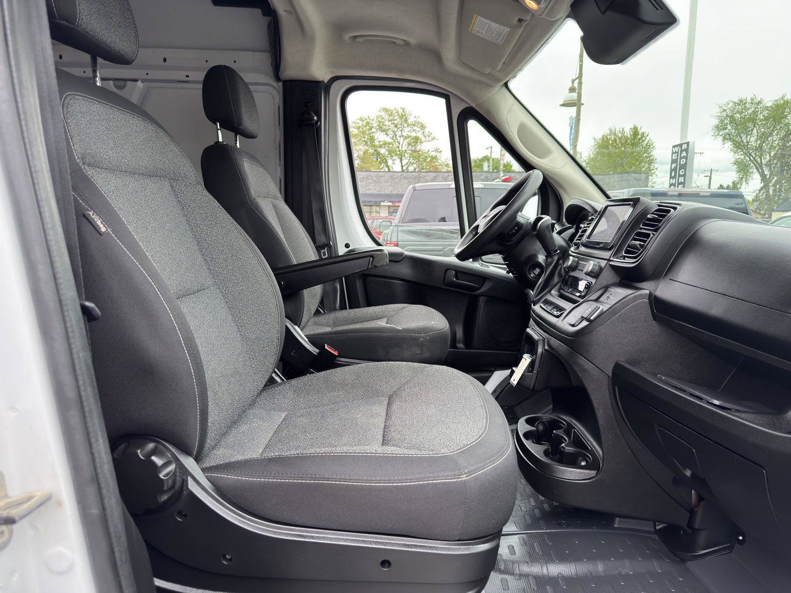 Used 2025 RAM ProMaster 2500 w/ Convenience Group FWD image 31