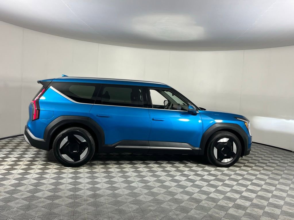 Used 2025 Kia EV9 Wind image 8