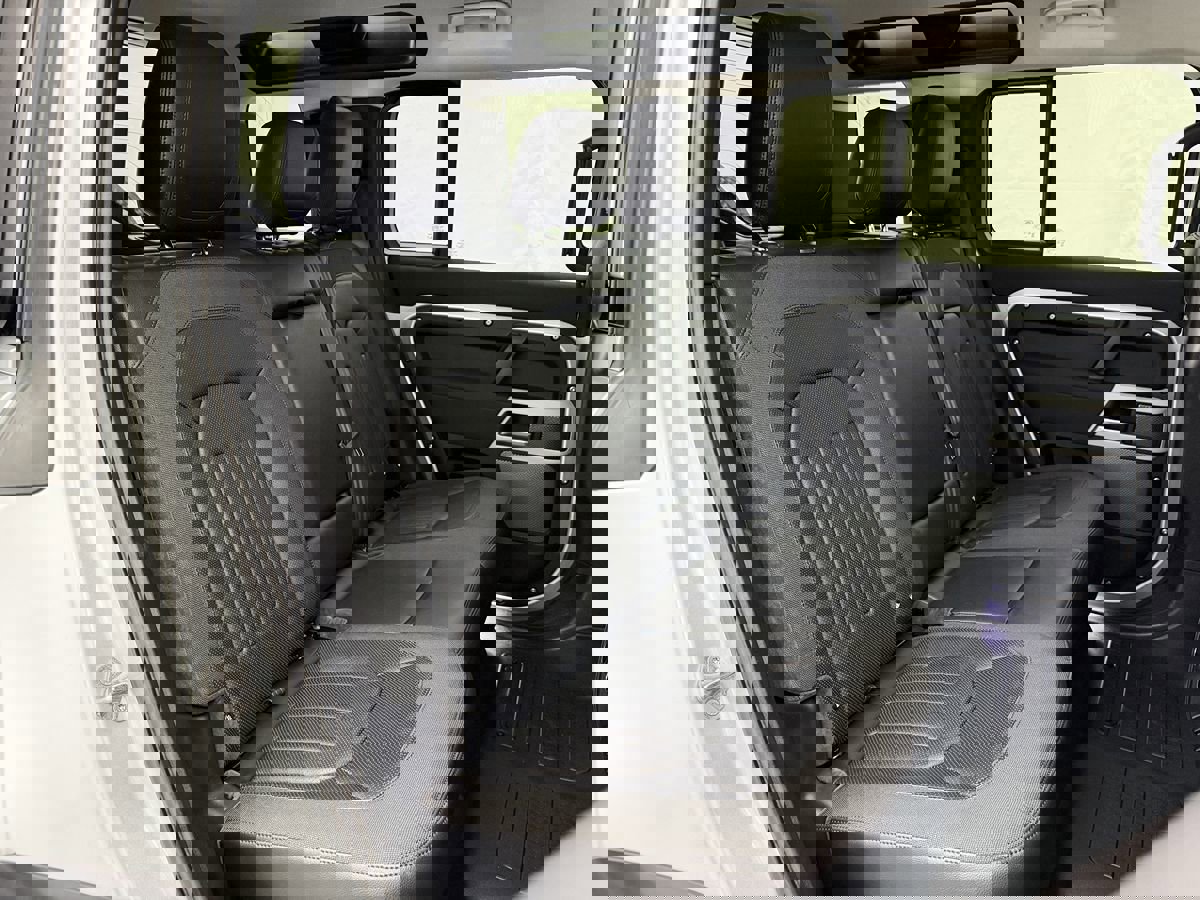 Used 2020 Land Rover Defender 110 First Edition image 46