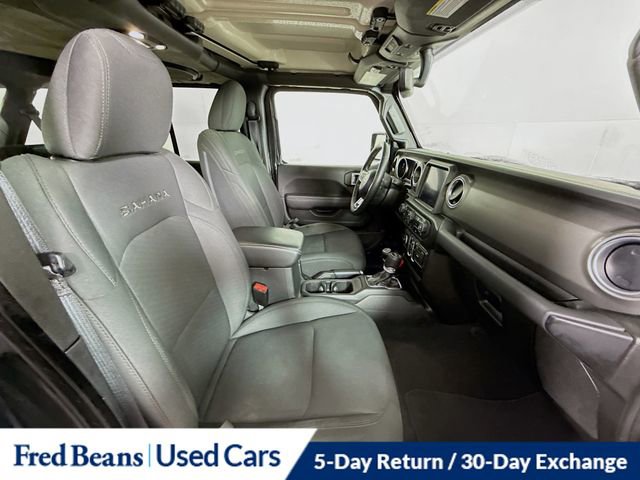 Used 2022 Jeep Wrangler Unlimited Sahara w/ Cold Weather Group image 30
