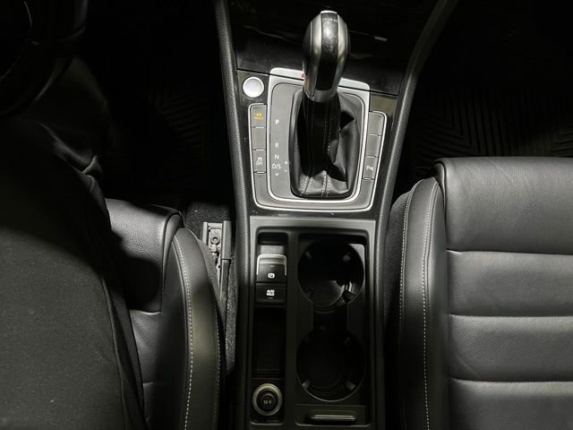 Used 2017 Volkswagen Golf R 4-Door image 21