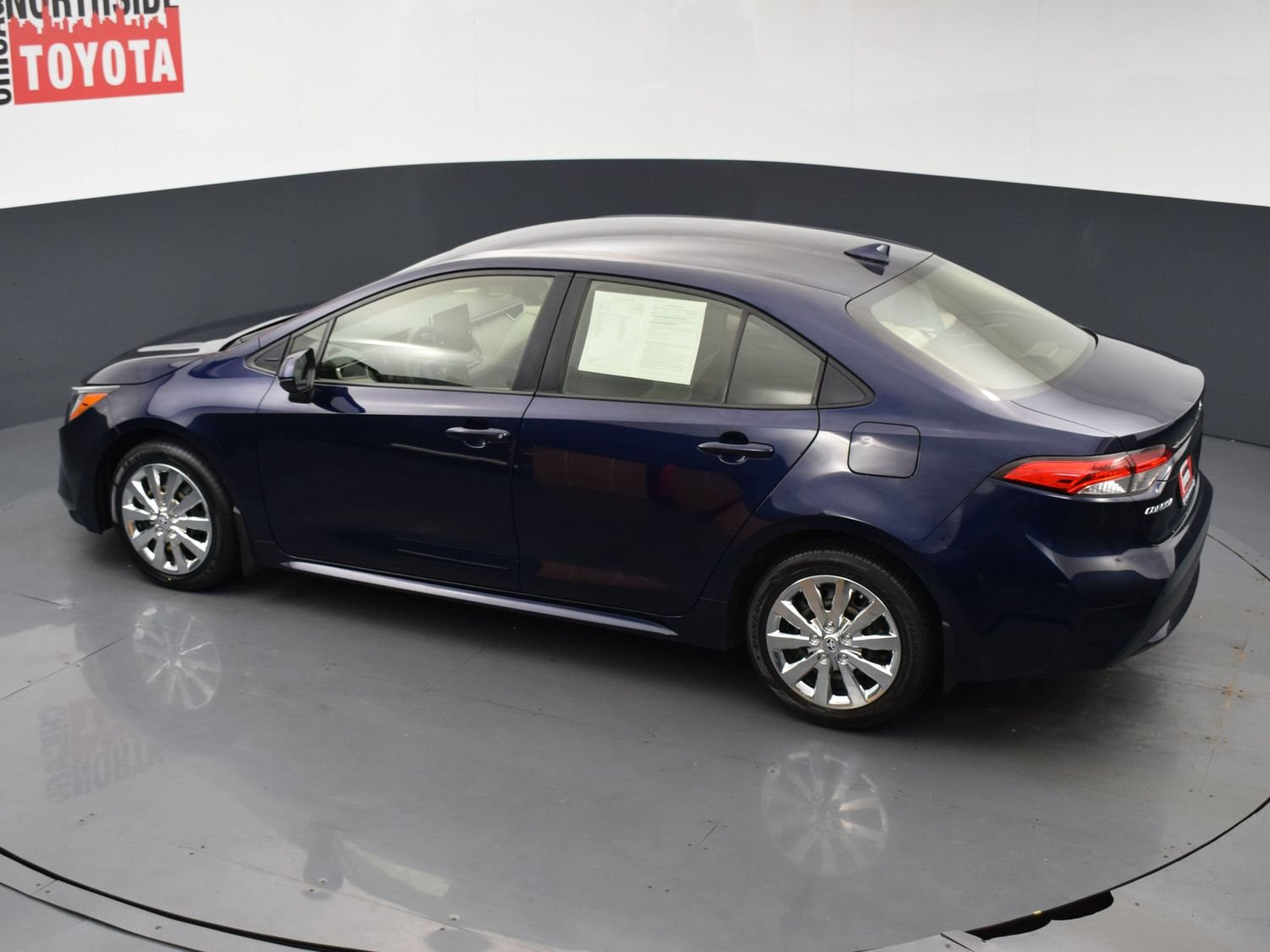 Used 2020 Toyota Corolla LE FWD image 18