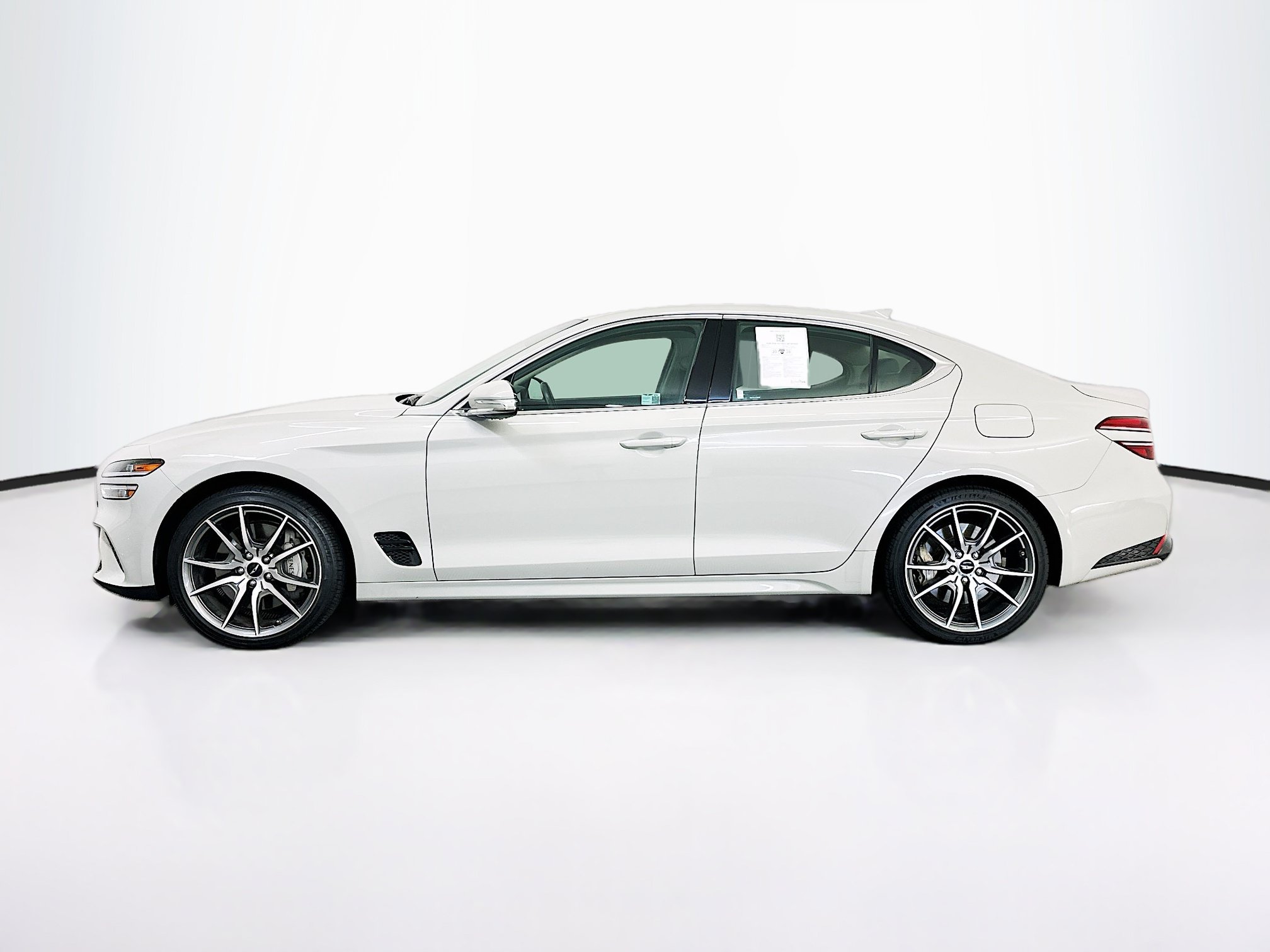 Used 2025 Genesis G70 2.5T AWD/4WD image 4