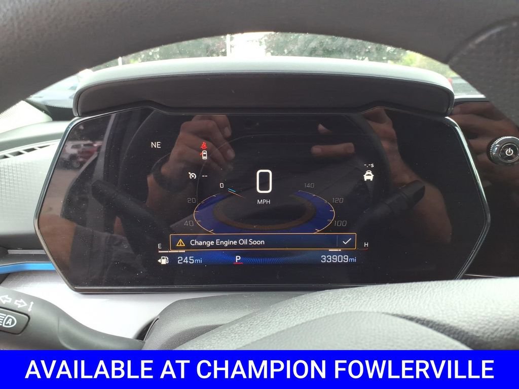 Used 2025 Chevrolet Trax LT FWD image 23