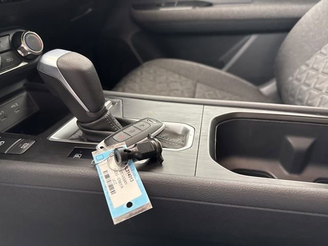 Used 2025 Nissan Kicks SV image 33