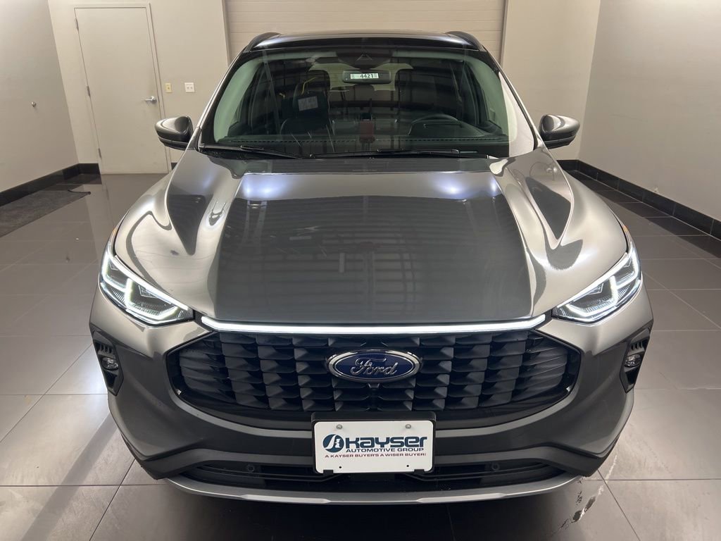 New 2026 Ford Escape Base w/ PHEV Premium Package image 2