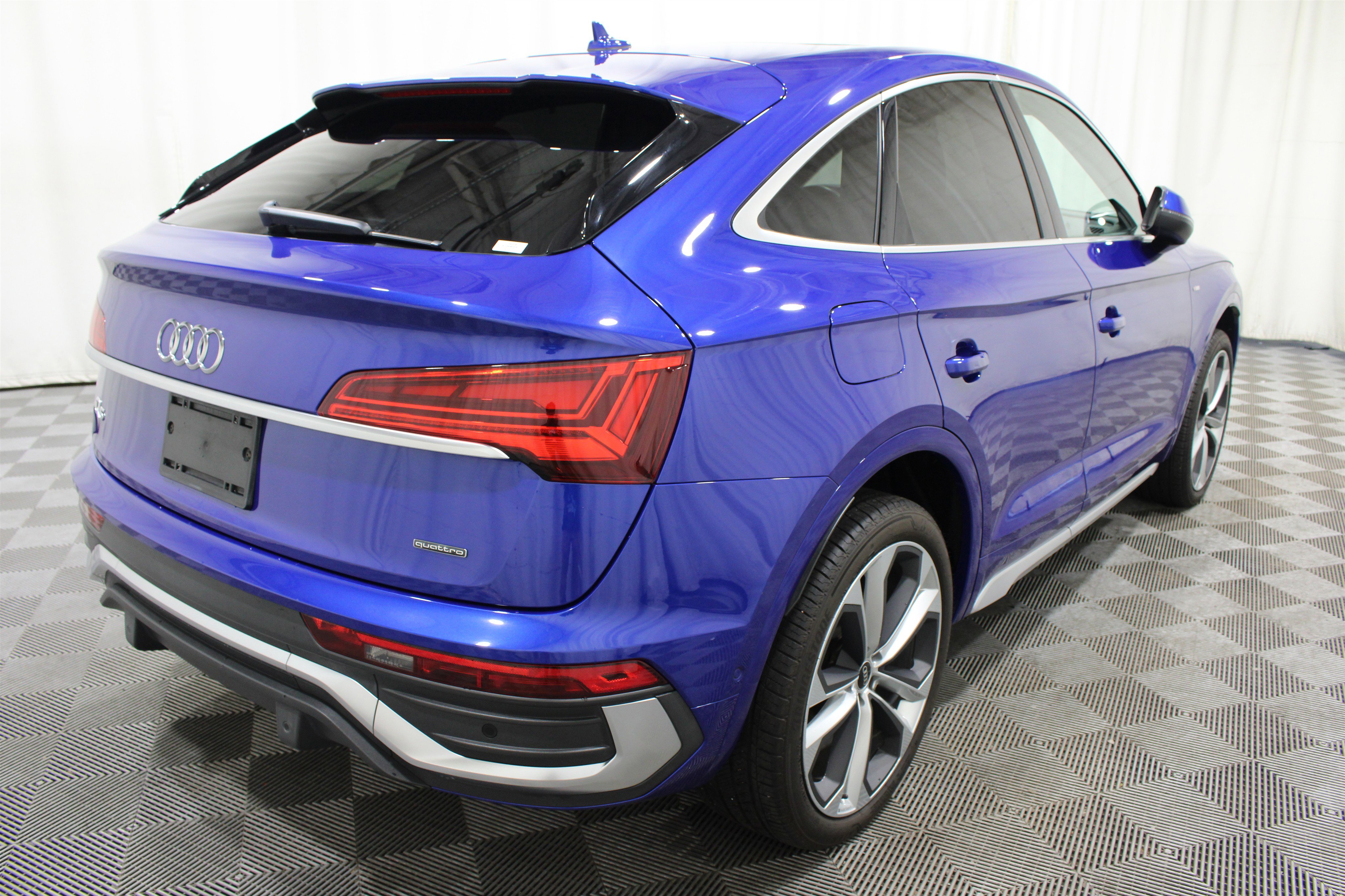 Used 2021 Audi Q5 Prestige w/ Prestige Package image 32