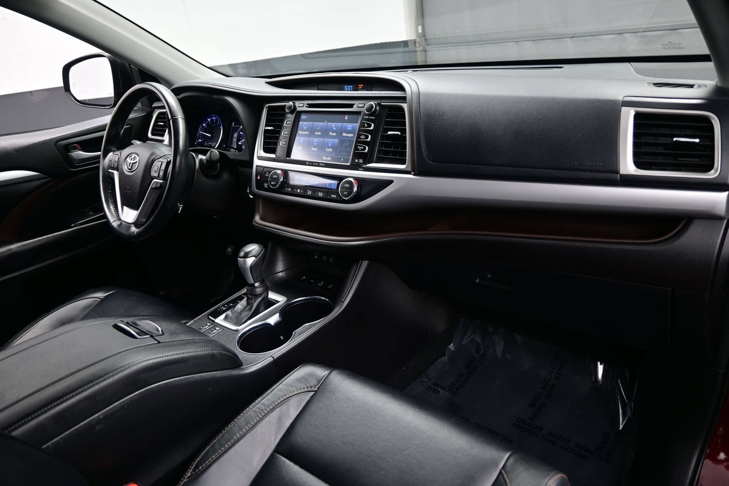 Used 2018 Toyota Highlander XLE AWD/4WD image 15