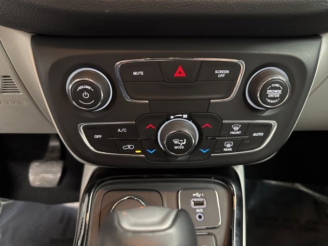 Used 2020 Jeep Compass Limited image 23