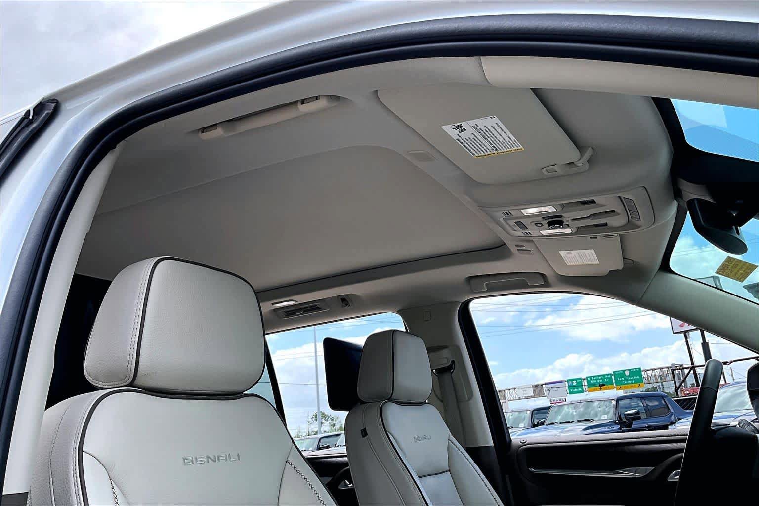 Used 2023 GMC Yukon Denali image 14
