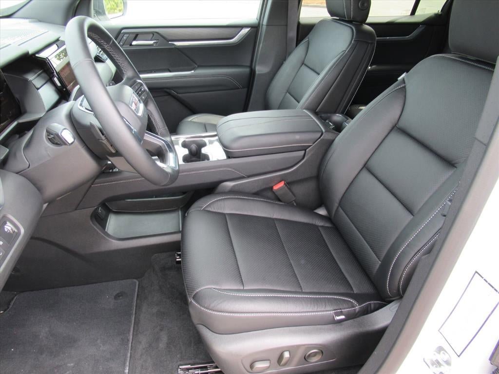 Used 2025 GMC Acadia Elevation FWD image 17