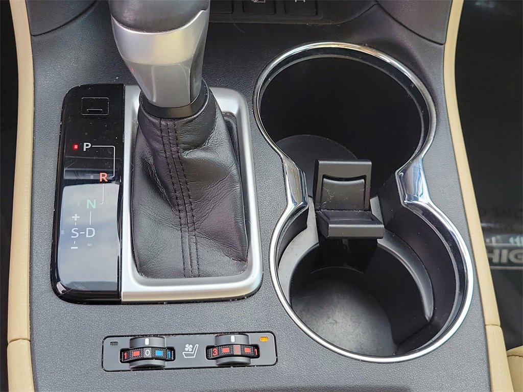 Used 2019 Toyota Highlander Limited Platinum image 33
