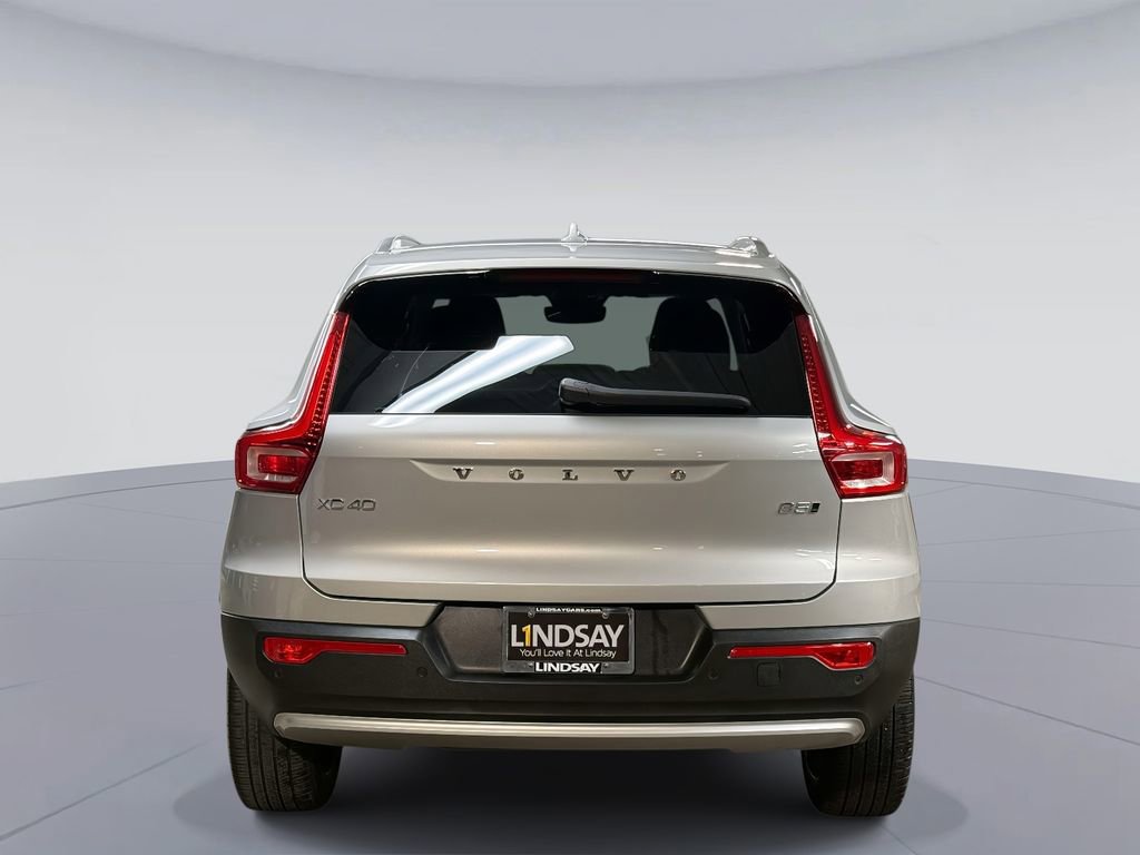 Used 2023 Volvo XC40 B5 Plus w/ Protection Package Premier image 11