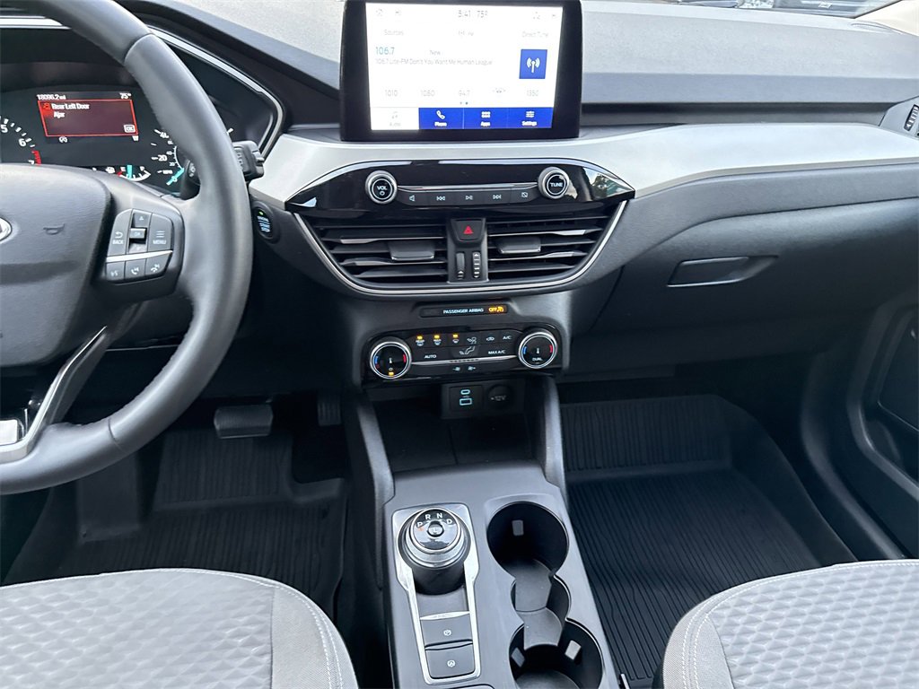 Used 2022 Ford Escape SE w/ SE Sport Appearance Package image 16