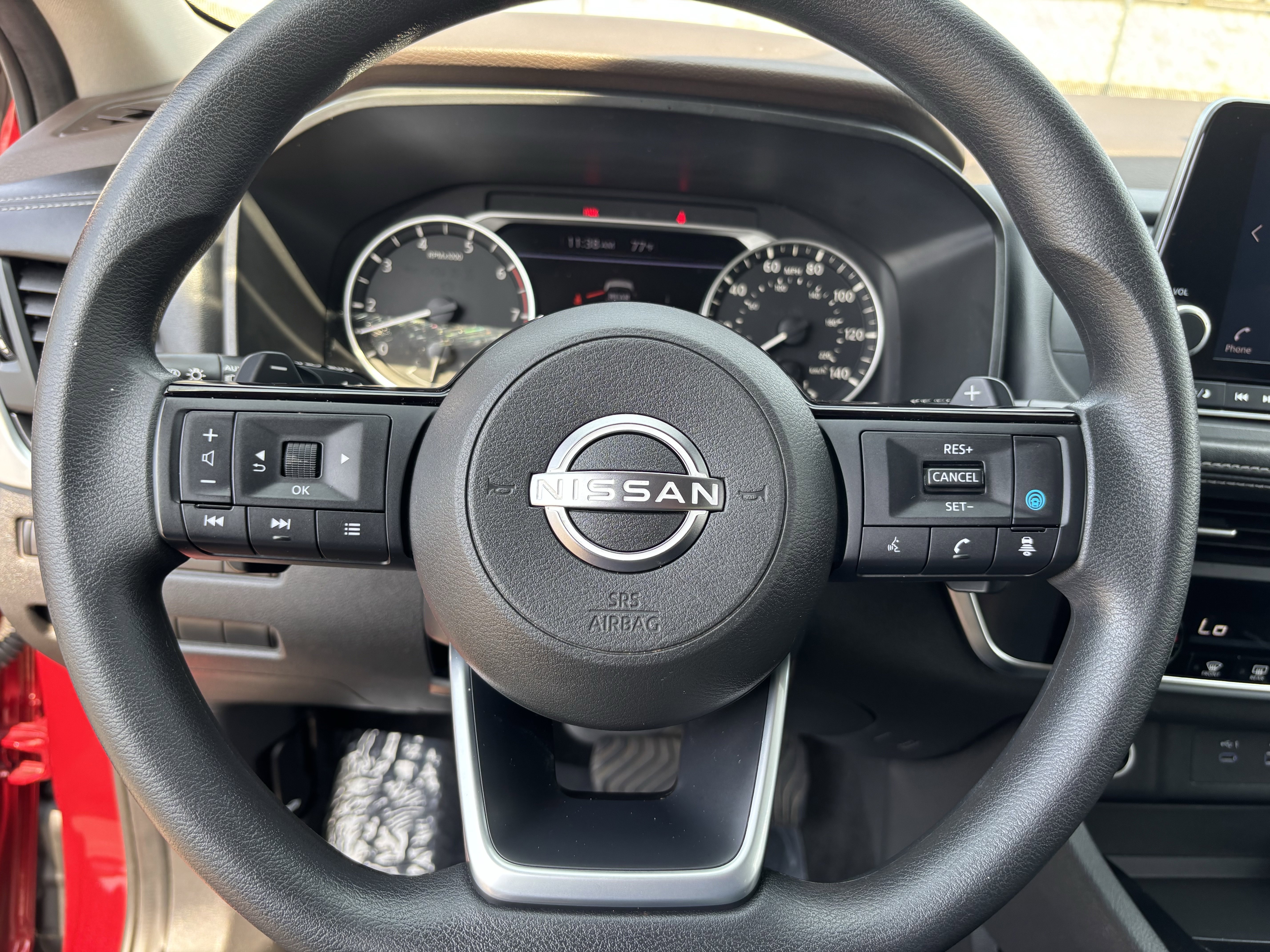 Used 2023 Nissan Rogue SV image 27