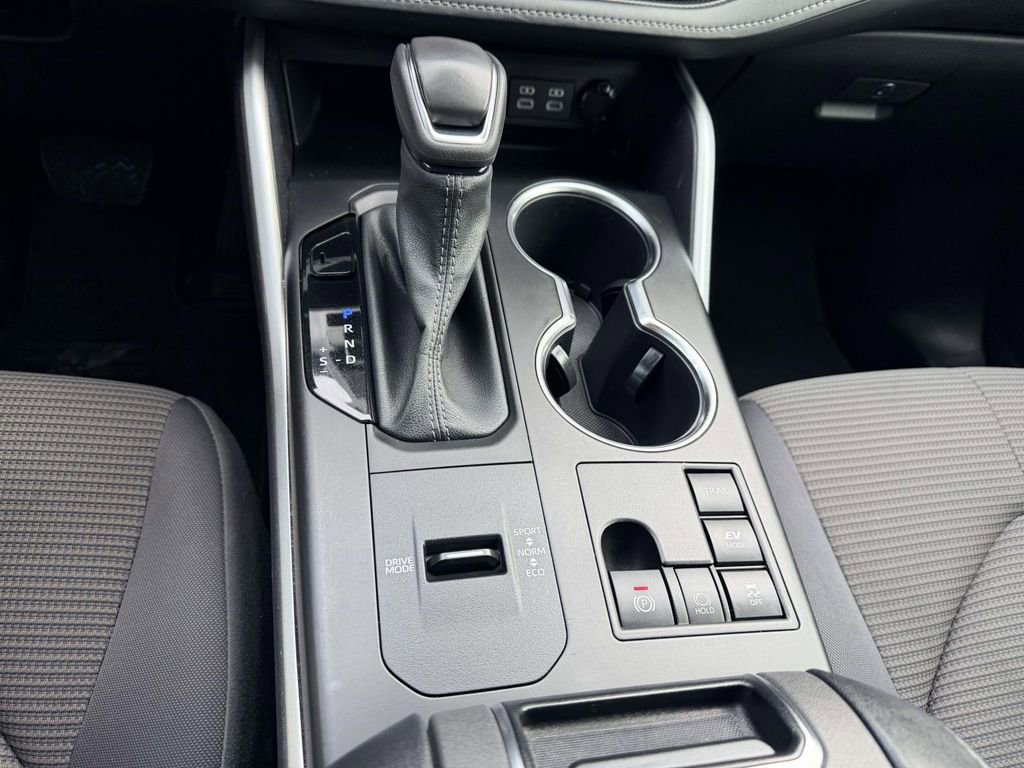 Certified 2023 Toyota Highlander LE image 6