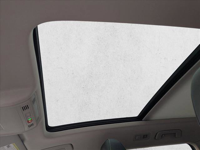 New 2026 Volkswagen Taos SEL image 5