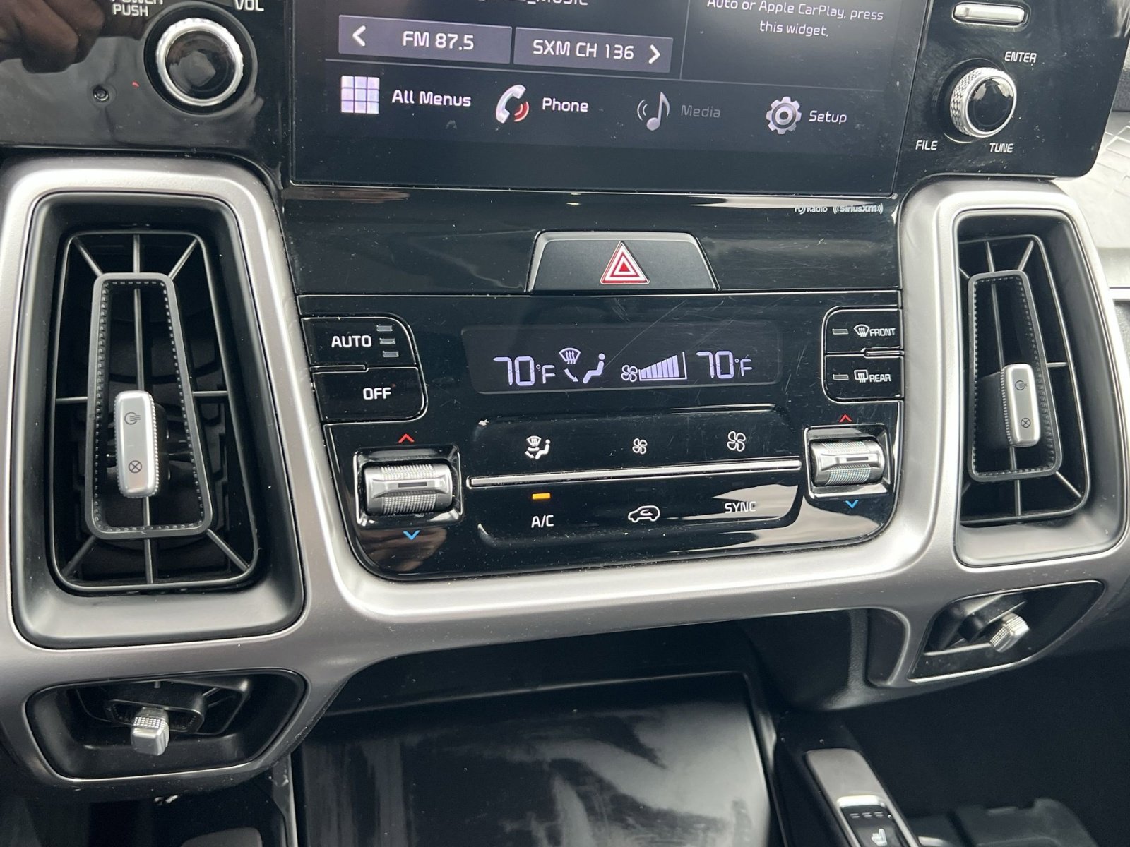 Used 2021 Kia Sorento S w/ Panoramic Sunroof Package image 19