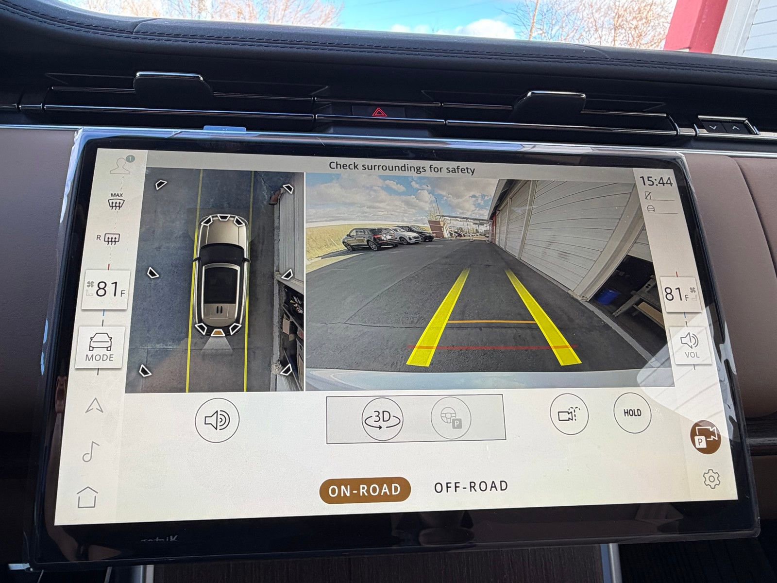 New 2026 Land Rover Range Rover SE image 17