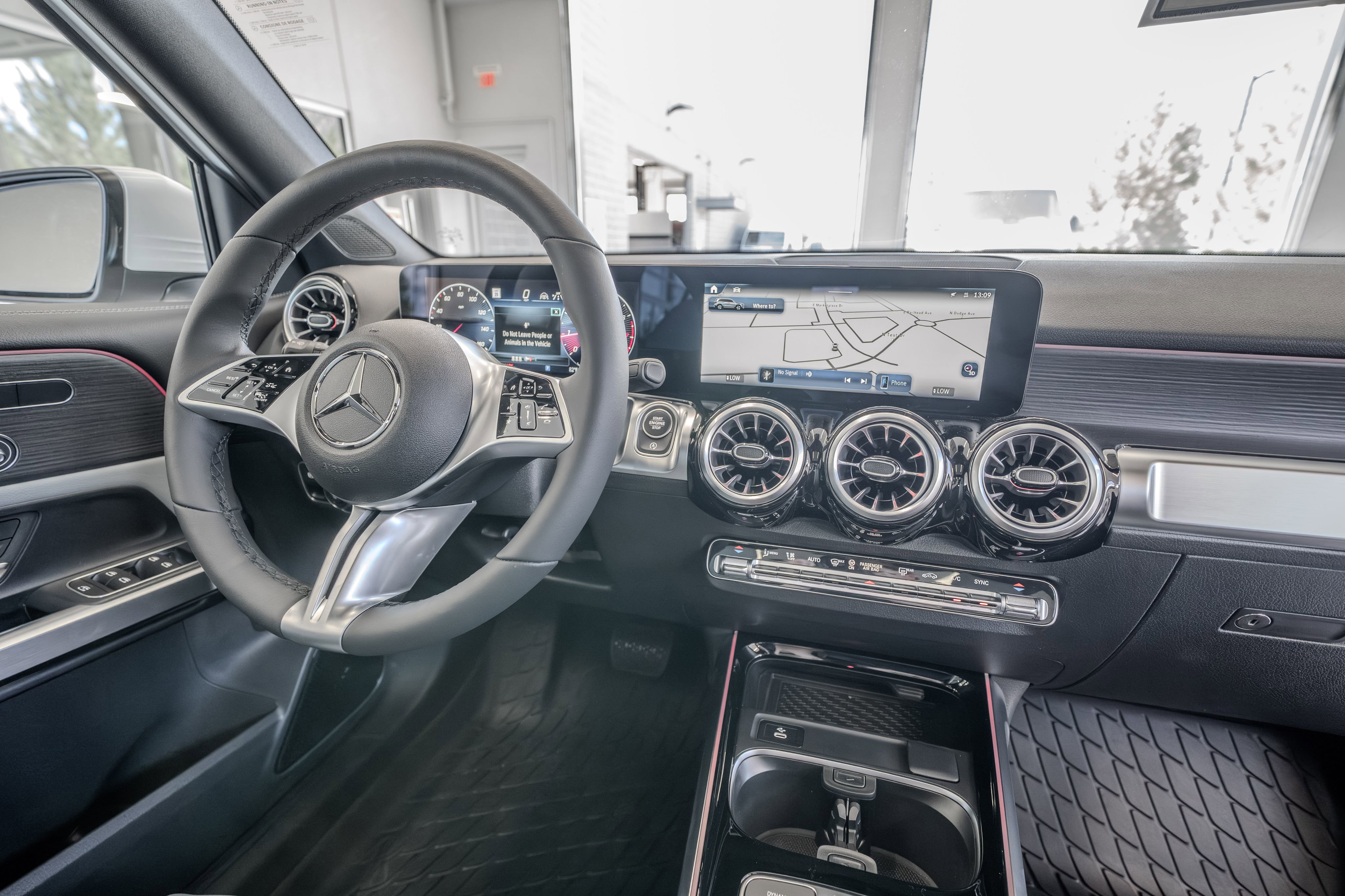 Certified 2026 Mercedes-Benz GLB 250 4MATIC image 19