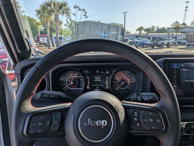 Certified 2024 Jeep Wrangler Unlimited Rubicon AWD/4WD image 28