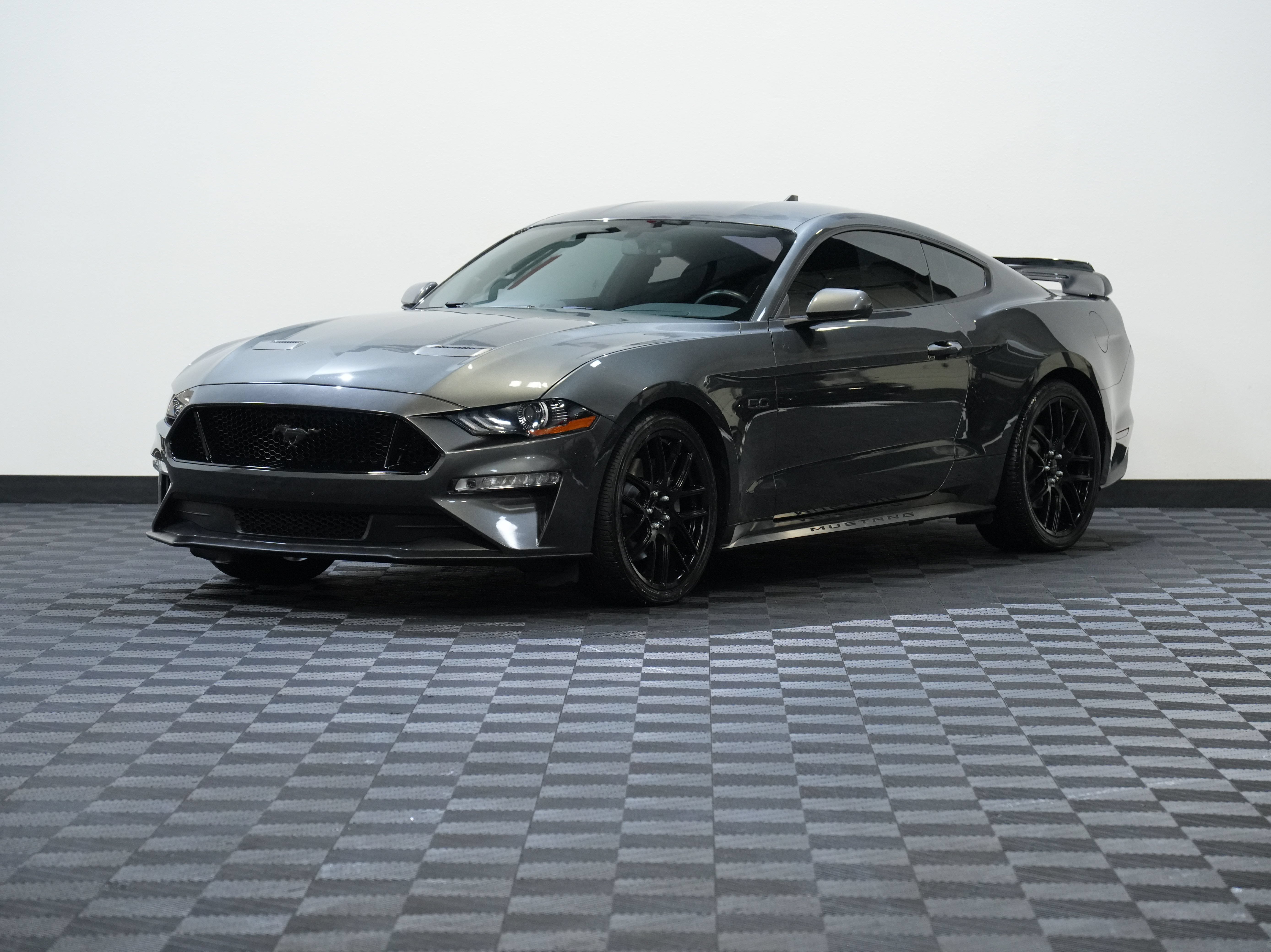 Used 2020 Ford Mustang GT RWD image 3