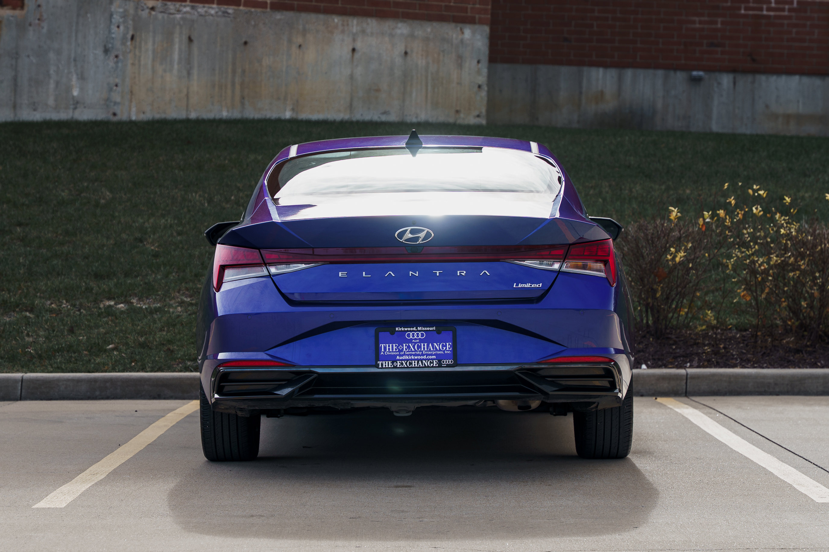 Used 2023 Hyundai Elantra Limited image 25