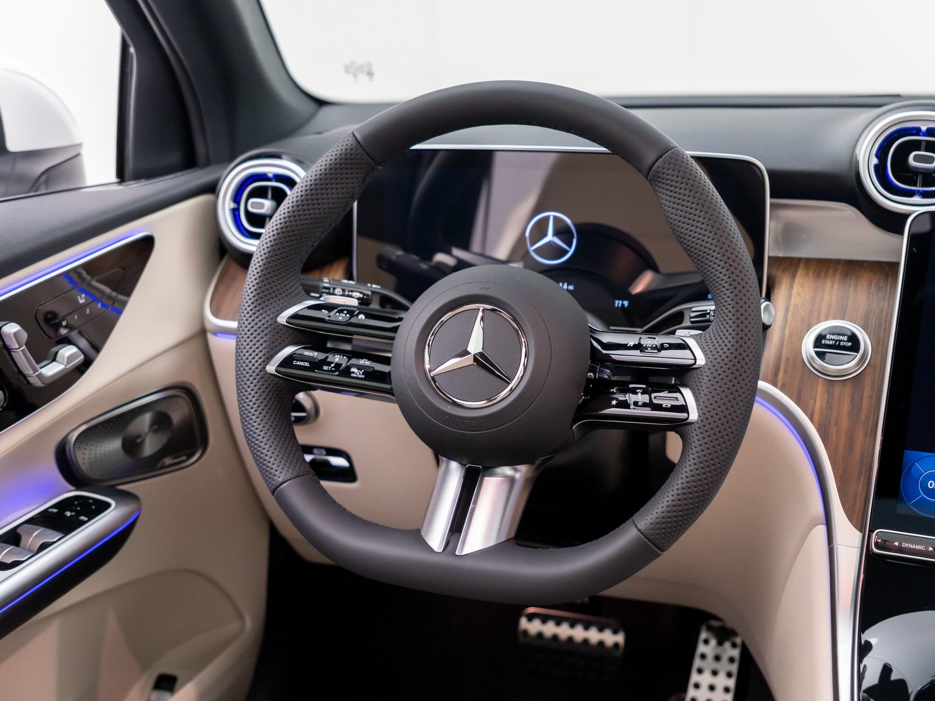New 2027 Mercedes-Benz GLC 350e 4MATIC image 11