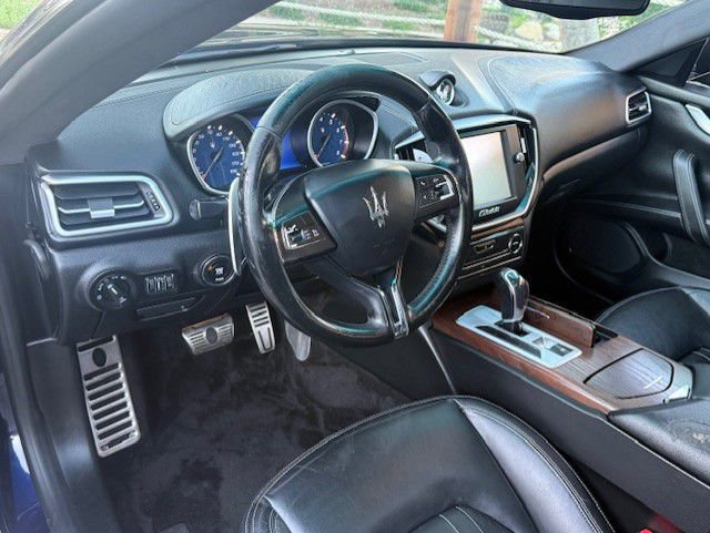 Used 2015 Maserati Ghibli RWD image 40