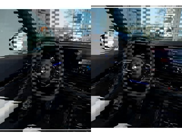 Used 2025 BMW 530i xDrive image 79