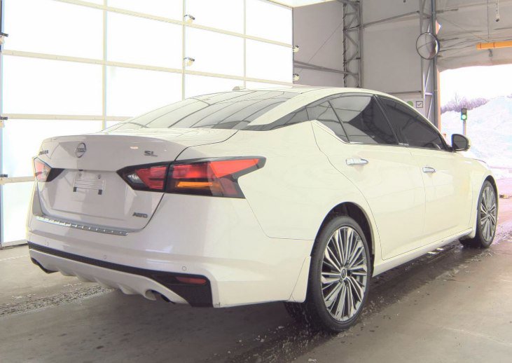 Used 2023 Nissan Altima 2.5 SL image 2