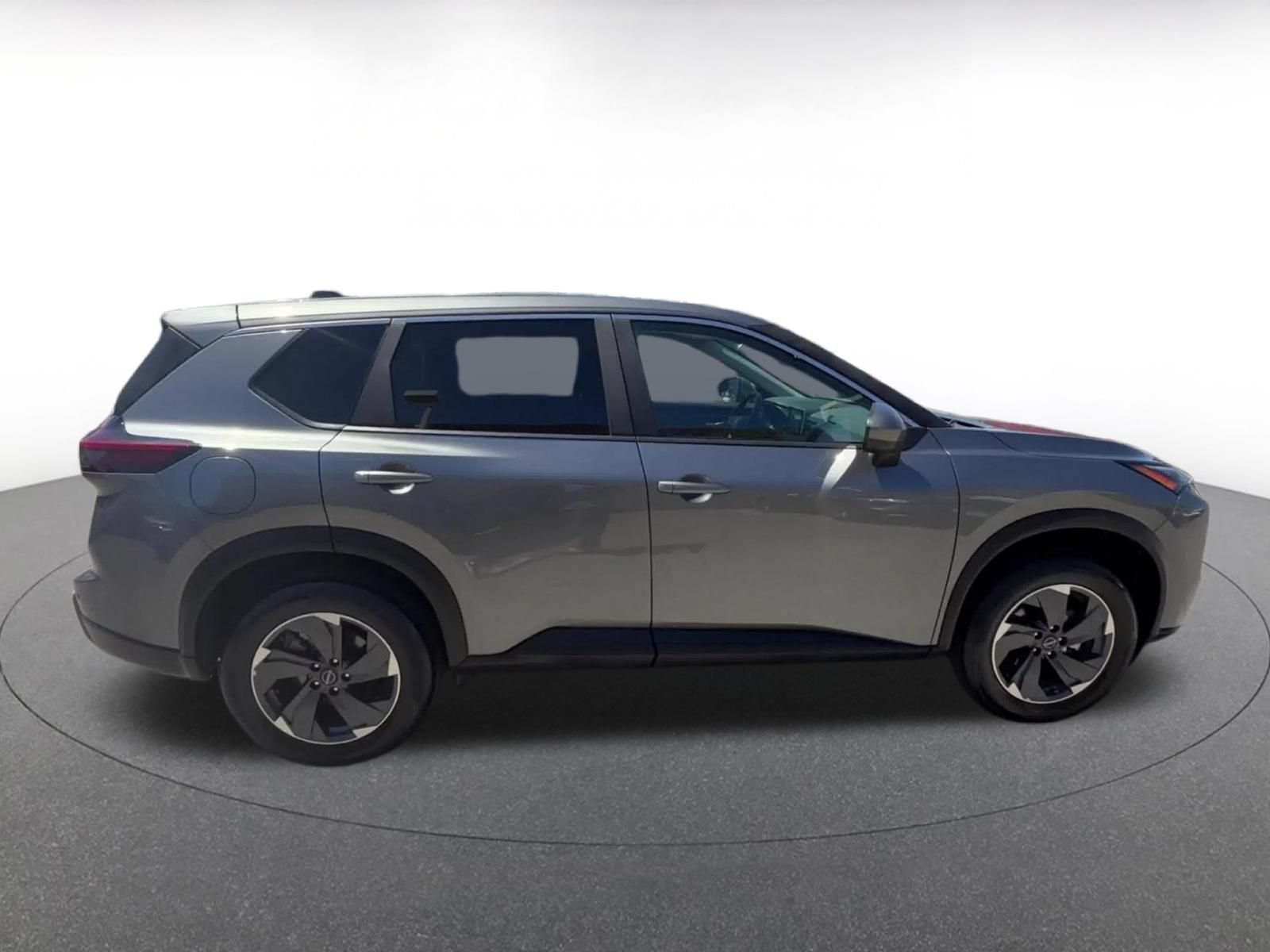 Used 2025 Nissan Rogue SV FWD image 16