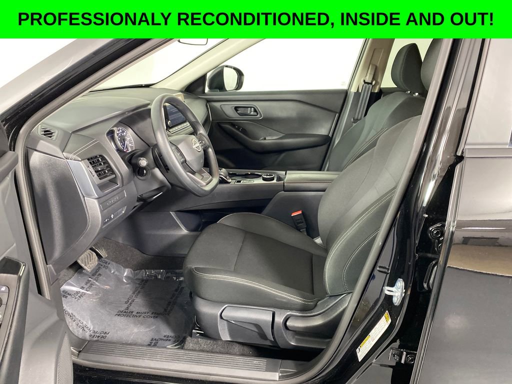 Used 2025 Nissan Rogue S image 7