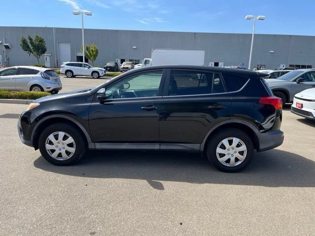 Used 2015 Toyota RAV4 LE FWD image 4