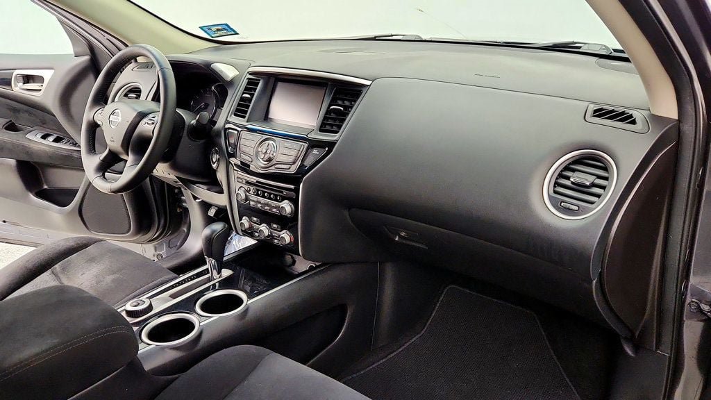 Used 2016 Nissan Pathfinder SV AWD/4WD image 23