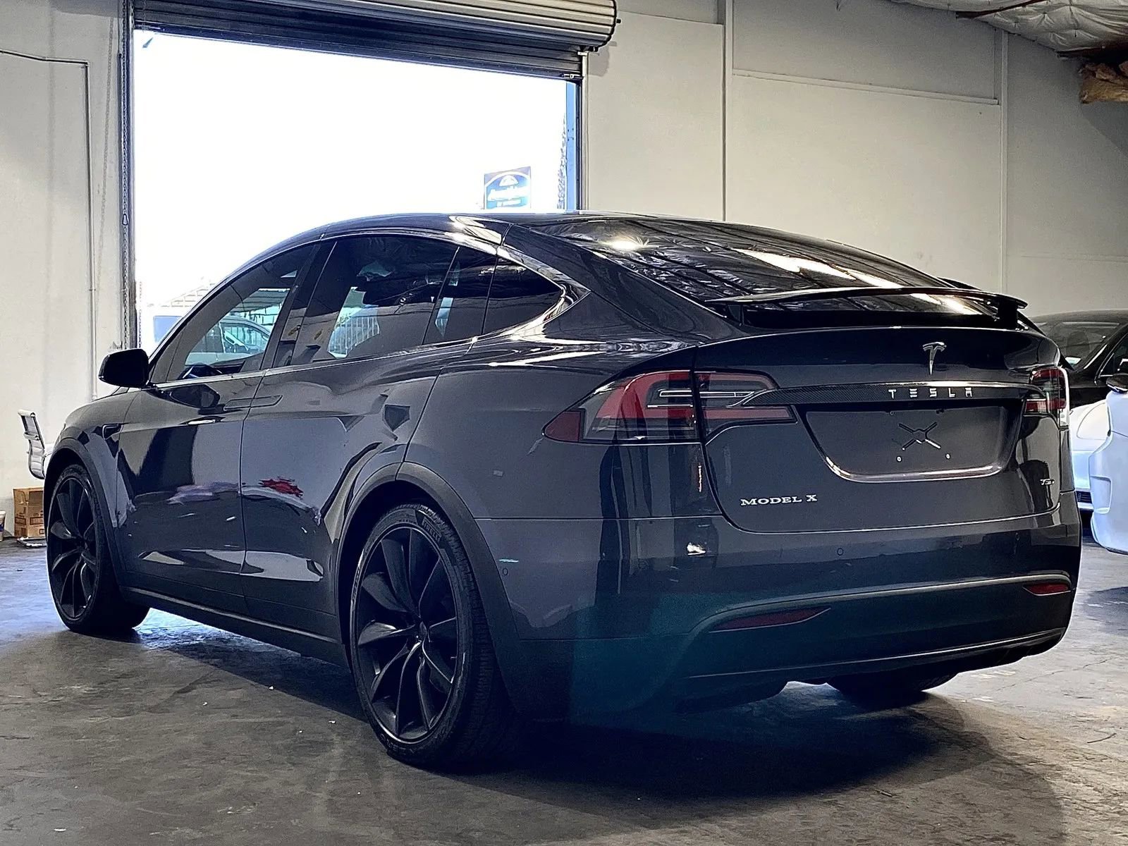 Used 2017 Tesla Model X 75D AWD/4WD image 2