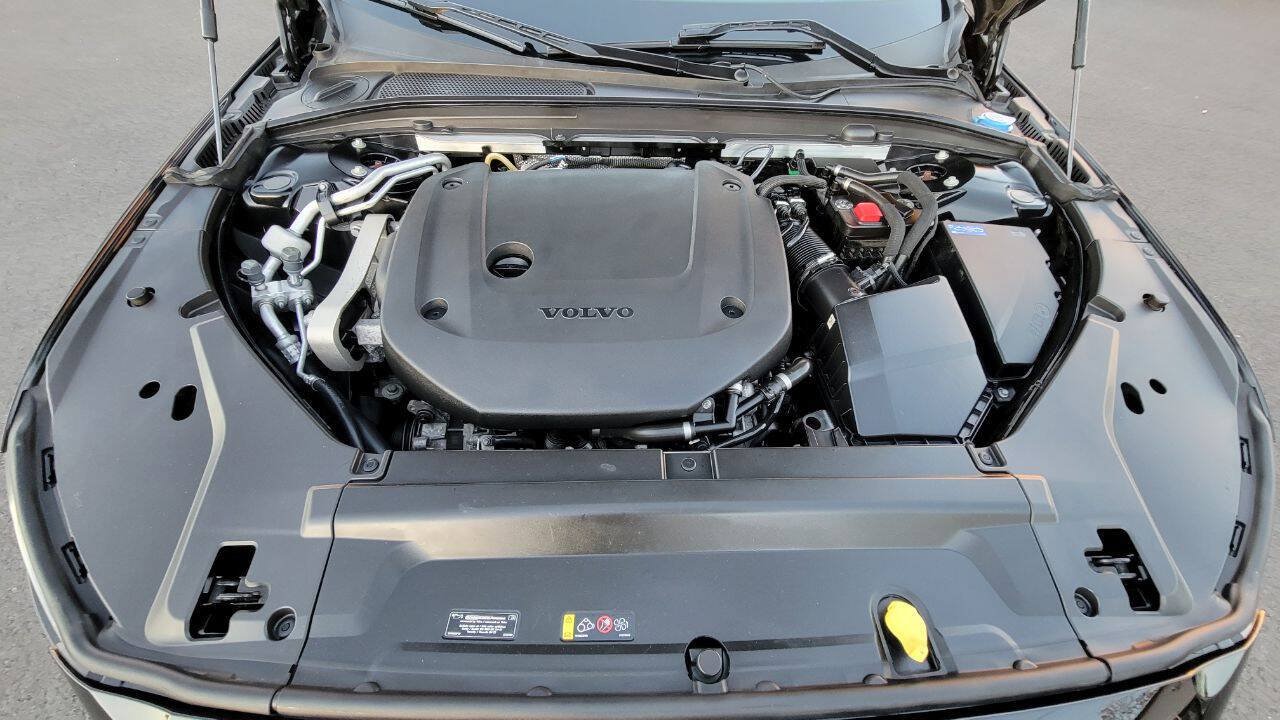 Used 2023 Volvo S90 B6 Plus AWD/4WD image 31
