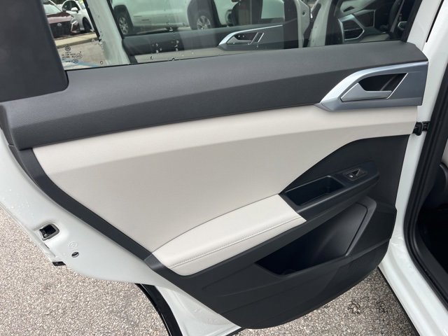 New 2025 Volkswagen Taos SE image 12