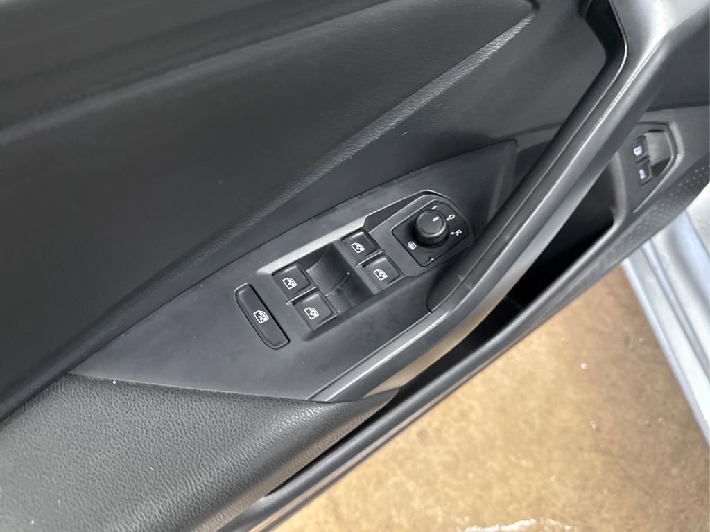 Used 2020 Volkswagen Jetta R-Line w/ R-Line Cold Weather Package image 36