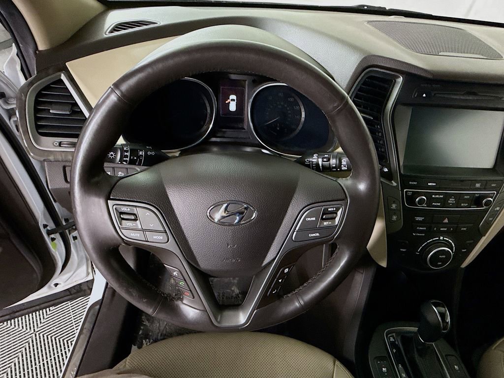 Used 2017 Hyundai Santa Fe Sport w/ 2.4L Tech Package 04 AWD/4WD image 22