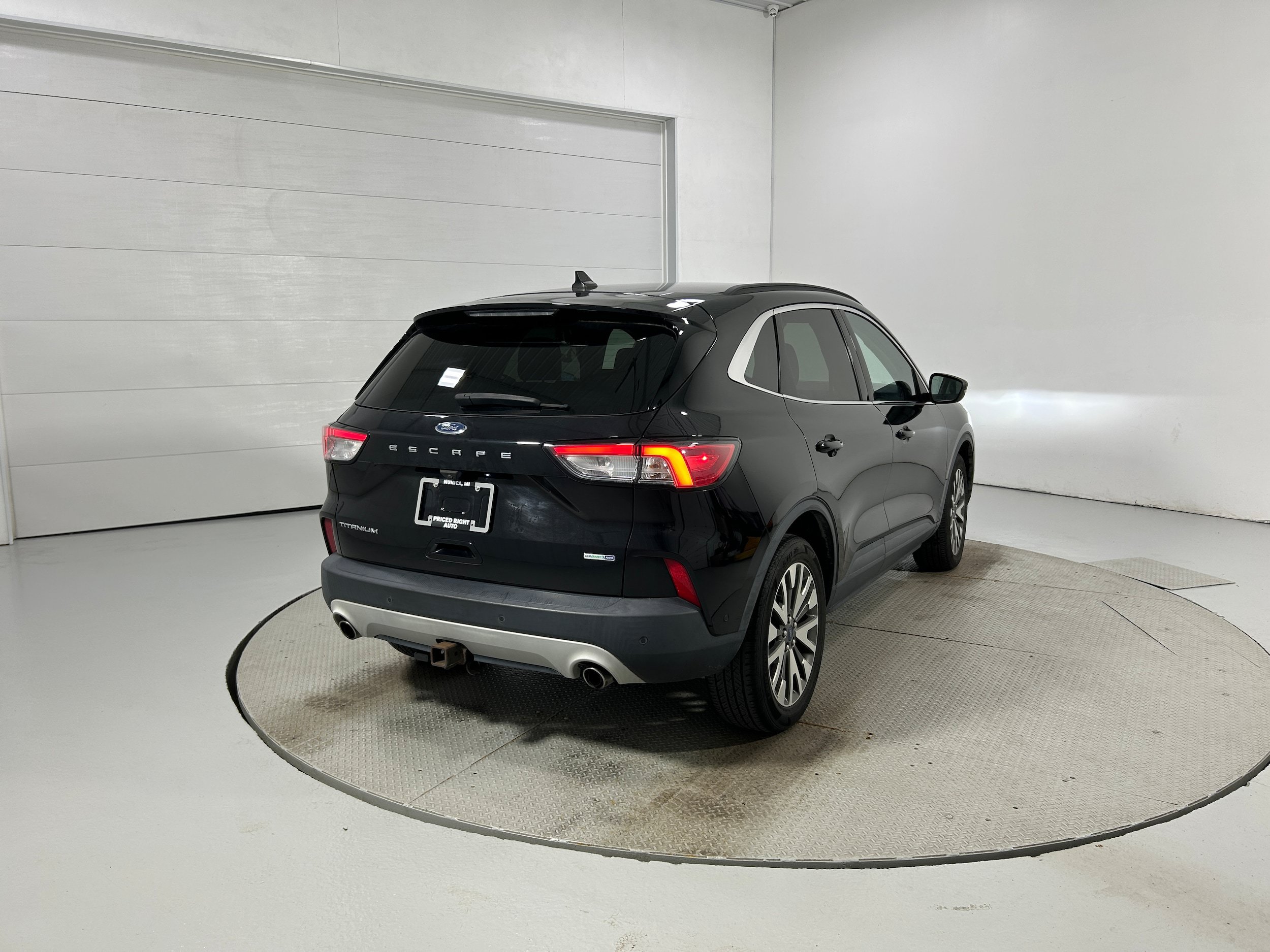 Used 2020 Ford Escape Titanium AWD/4WD image 35