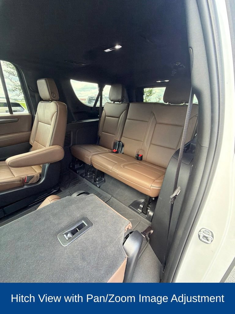Used 2025 Chevrolet Suburban High Country RWD image 12