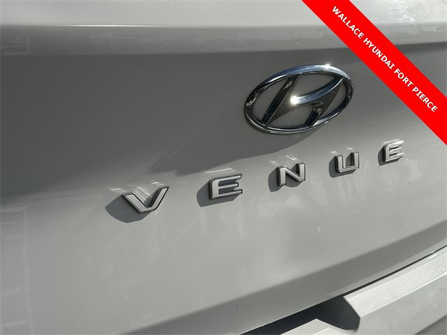 Used 2023 Hyundai Venue SEL image 8