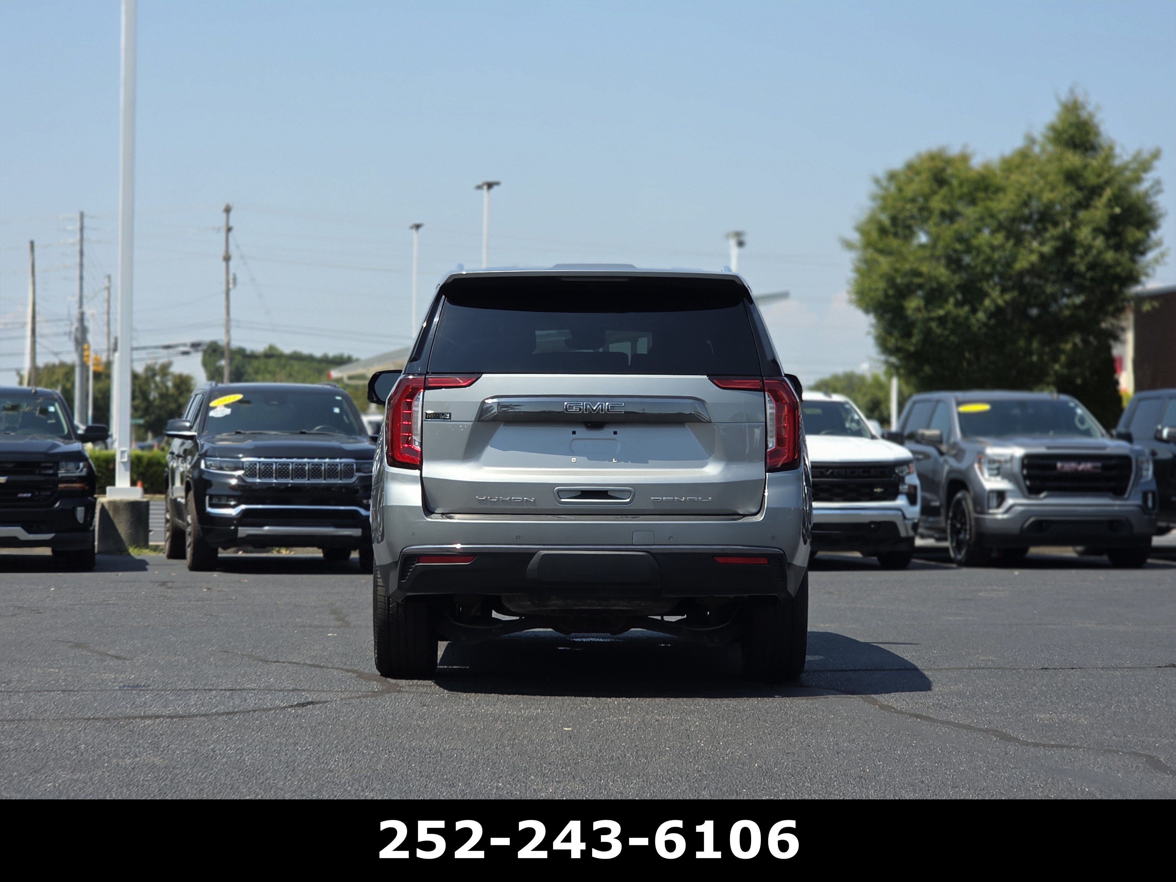 Used 2024 GMC Yukon Denali Ultimate AWD/4WD image 6