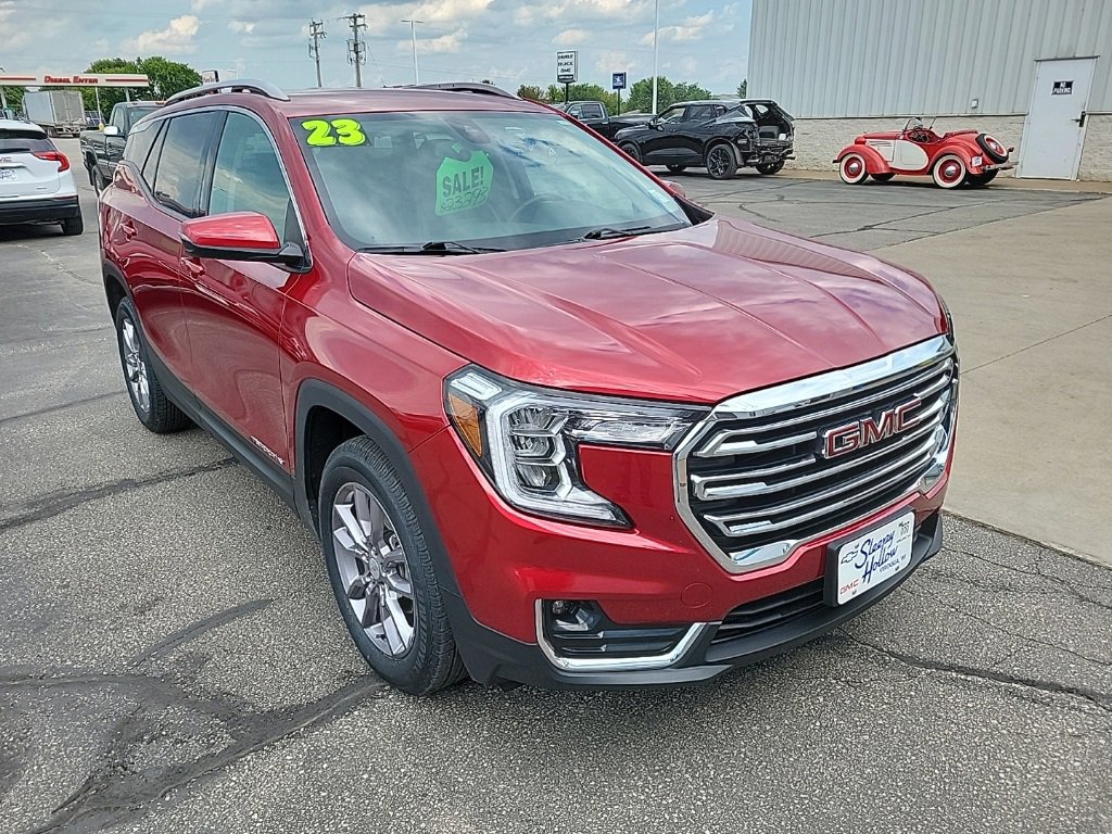 Used 2023 GMC Terrain SLT image 2