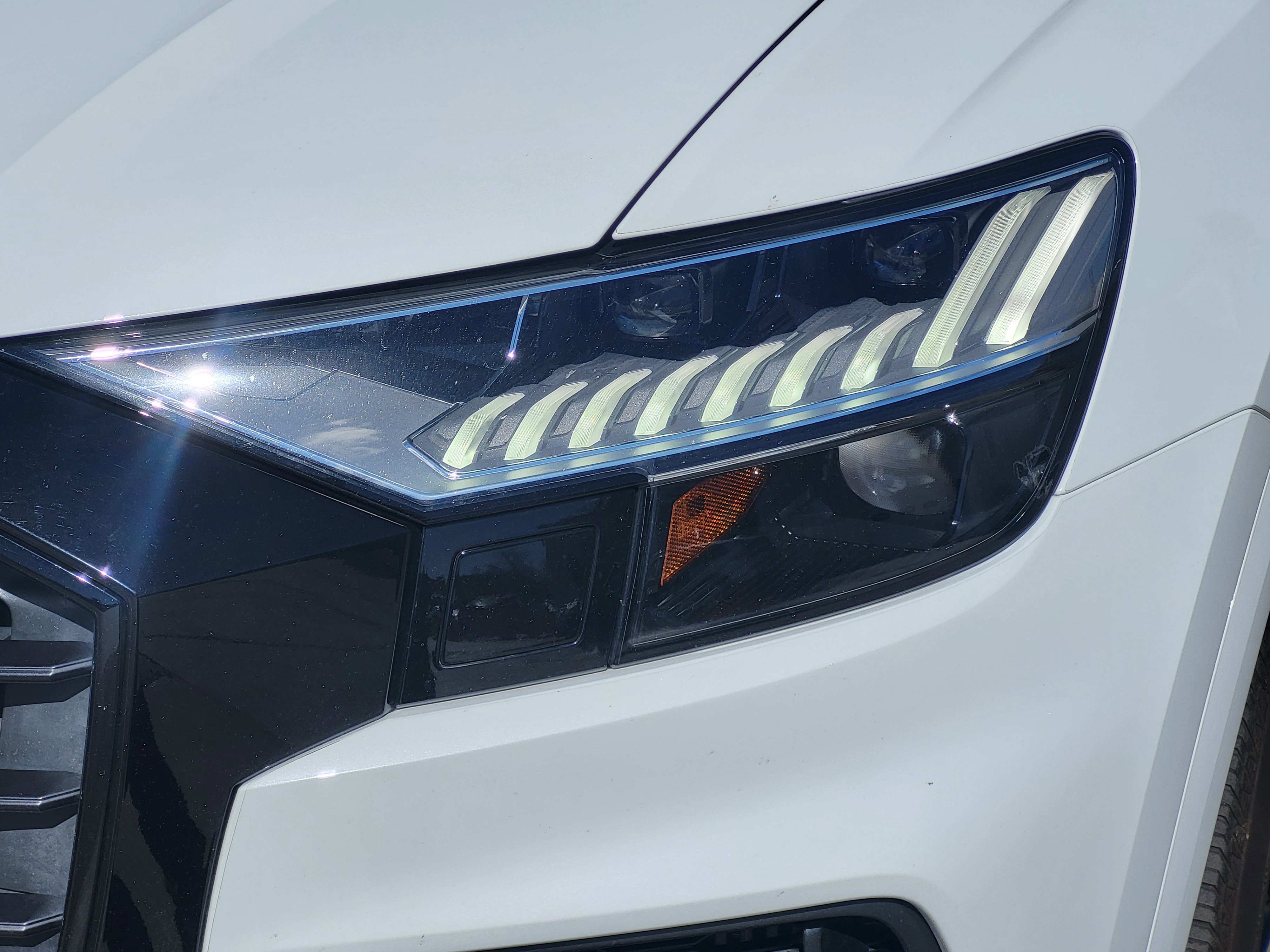 Used 2020 Audi Q8 Premium Plus image 22