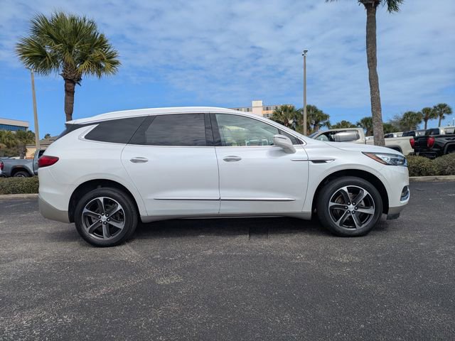 Used 2019 Buick Enclave Essence w/ LPO, Sport Appearance Package image 3