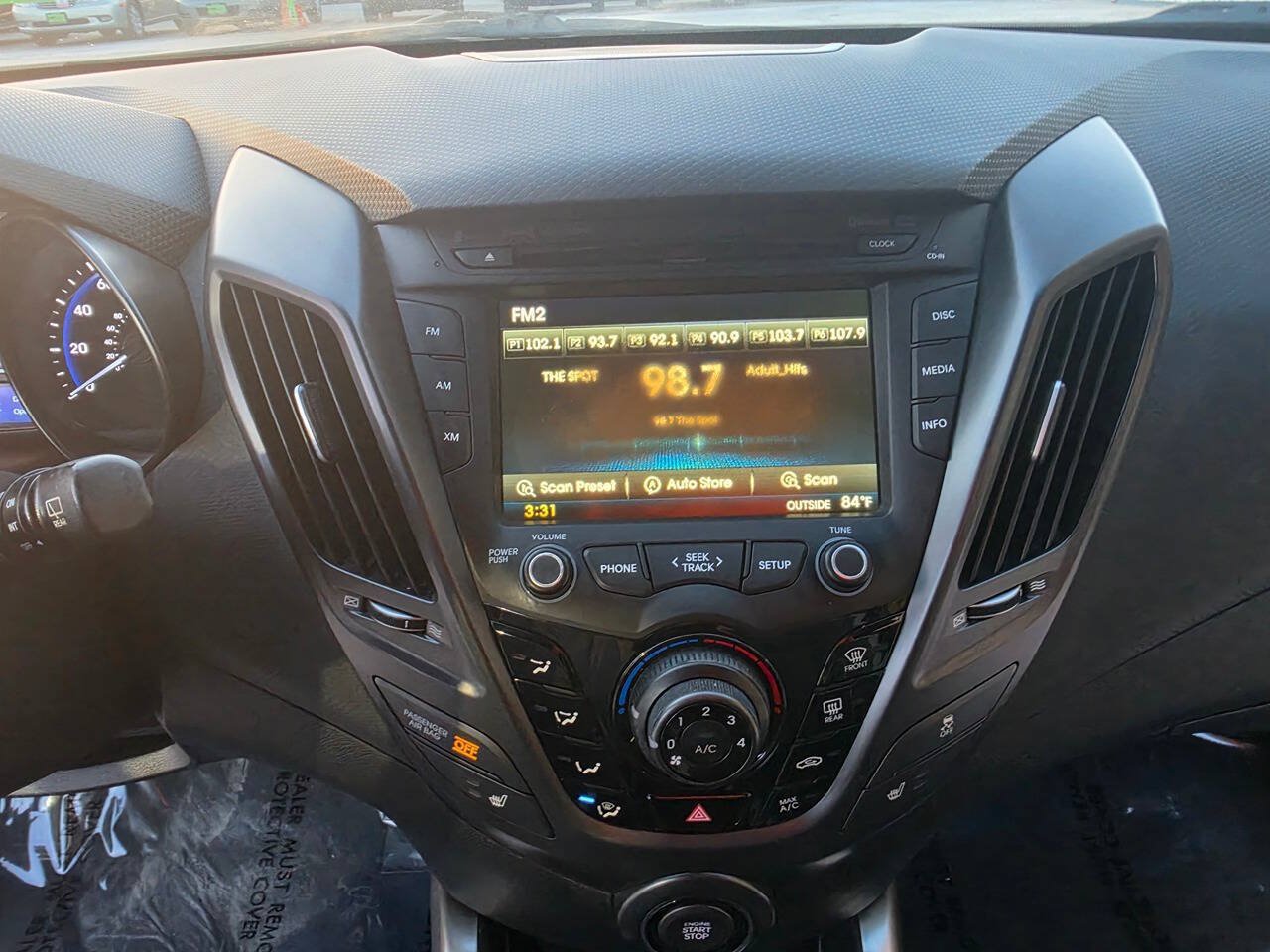 Used 2015 Hyundai Veloster Turbo FWD image 28