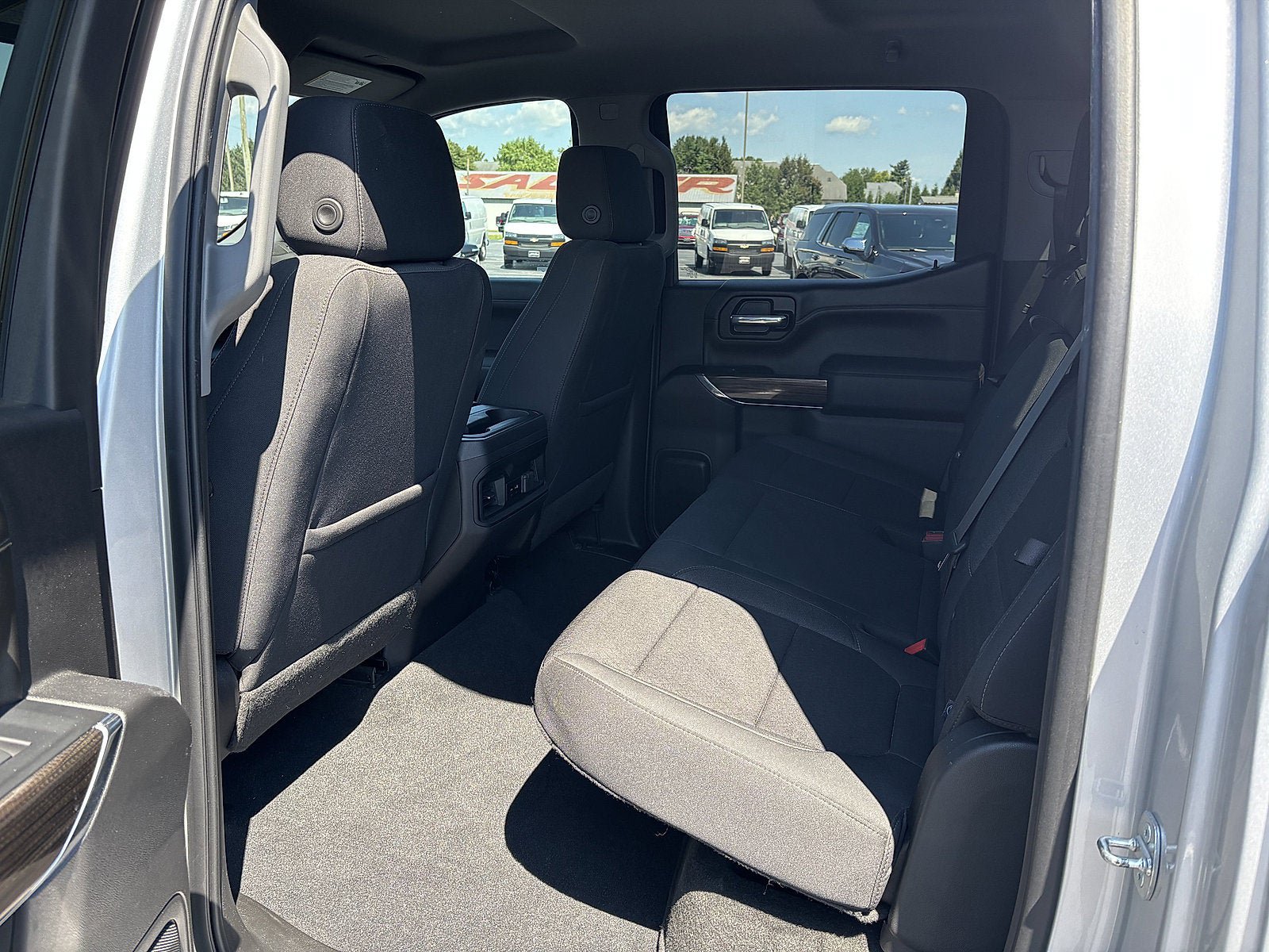 Used 2022 Chevrolet Silverado 1500 LT Trail Boss w/ Bed Protection Package AWD/4WD image 6