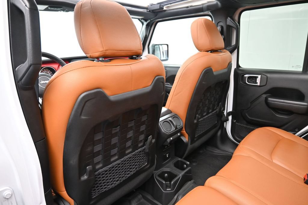 Used 2021 Jeep Wrangler Unlimited Rubicon w/ Cold Weather Group AWD/4WD image 8